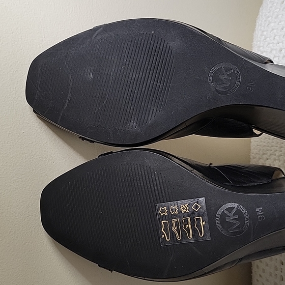 Michael Kors Sling Back Peep Toe Wedge Heels. Size 9M - Picture 13 of 13